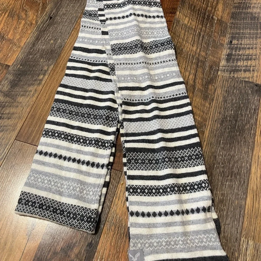 American Eagle Outfitters Striped Fair Isle Scarf Knit‎ Winter Gray White Soft
